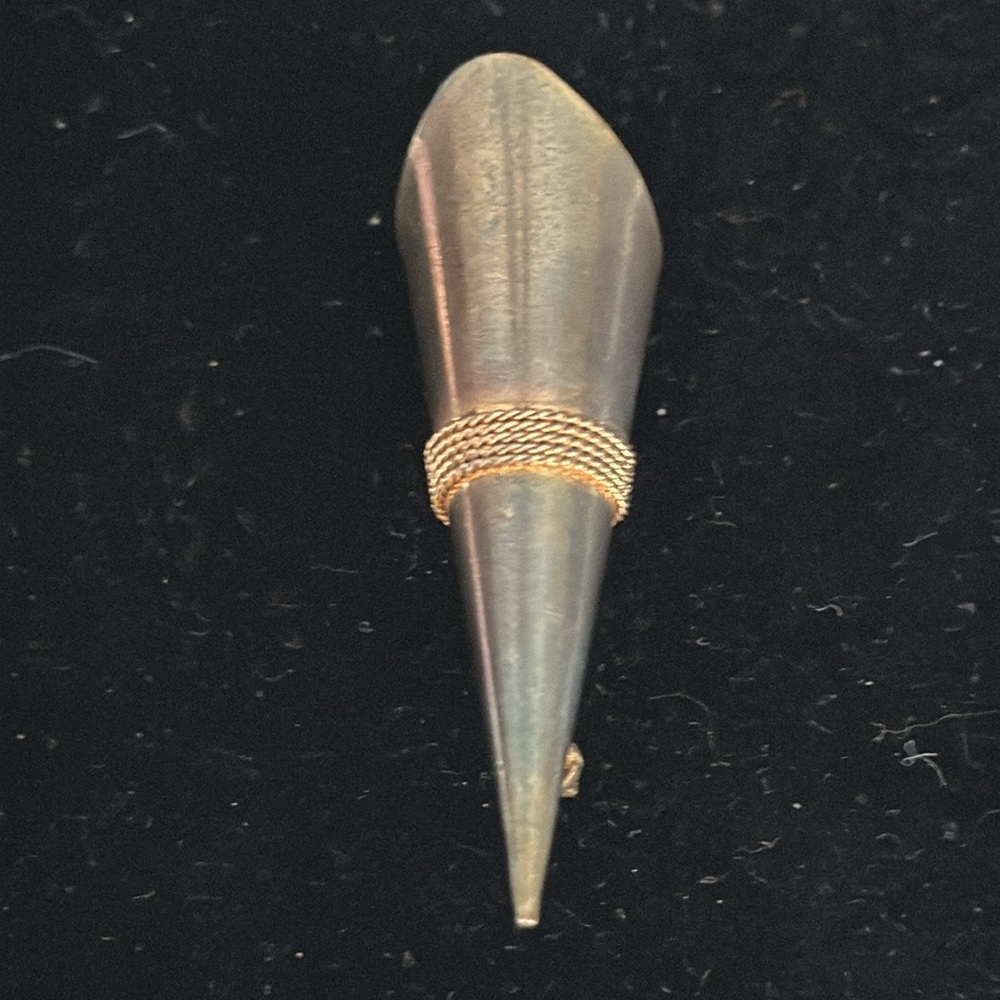 Nosegay  pin for your fresh or dried flowers add scent drop of essential oil